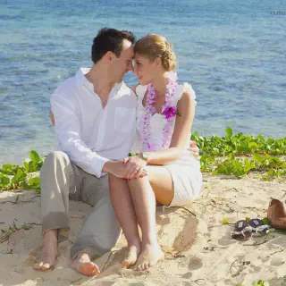 /img/8495-hawaii-honeymoon-budget-tips.webp