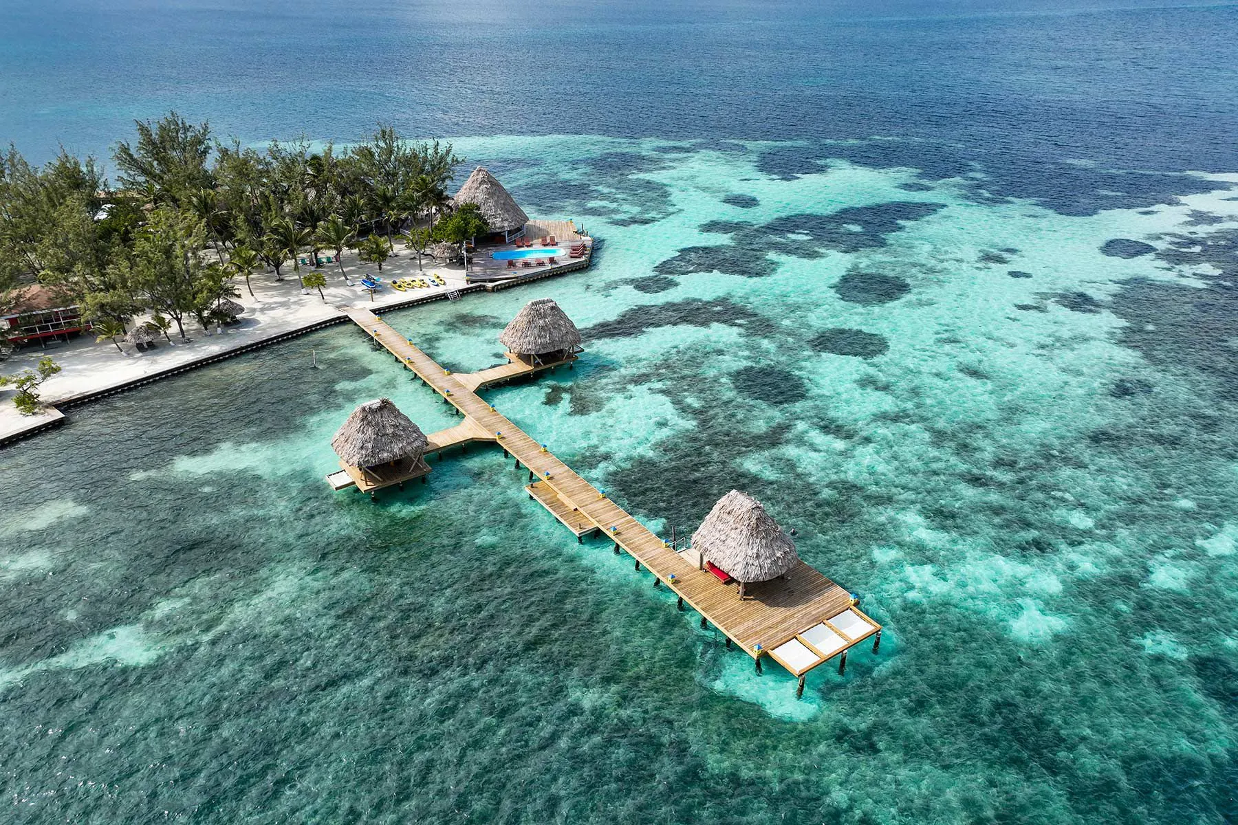 8501 honeymoon resort entrance