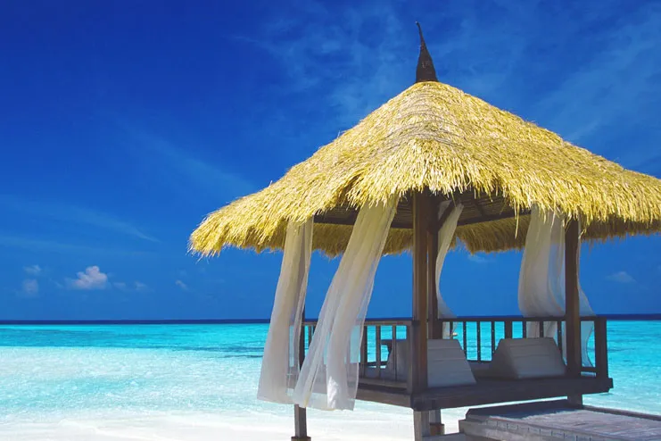 8503 couple beach