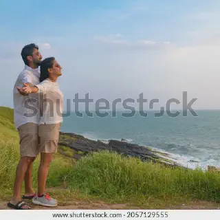 /img/8513-goa-honeymoon-couple.webp