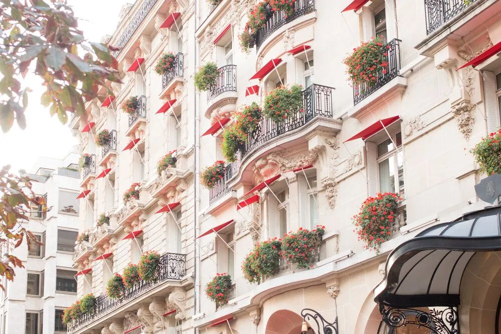8515 shangri la hotel paris
