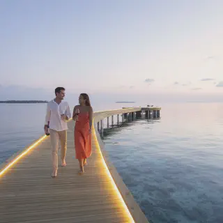 /img/8528-sunset-maldives.webp