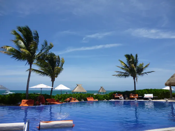 8543 riviera maya honeymoon couple