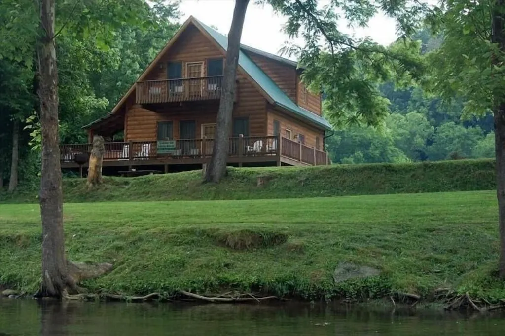8570 cabin exterior townsend tn