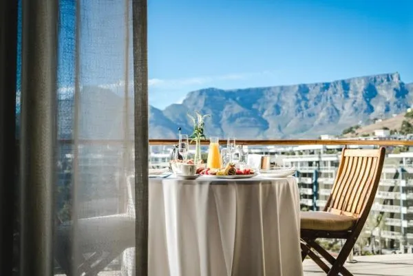/img/8583-honeymoon-hotel-cape-town-sunset.webp