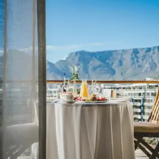 /img/8583-honeymoon-hotel-cape-town-sunset.webp