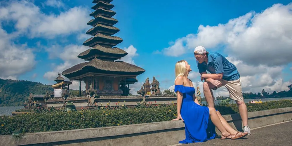 8596 tanah lot temple