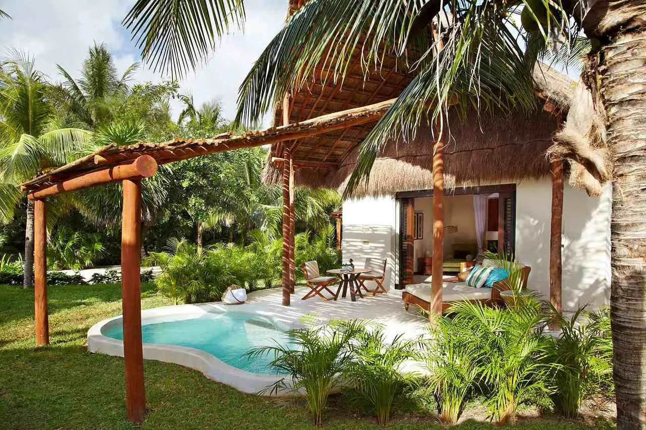 8597 mexico honeymoon couple