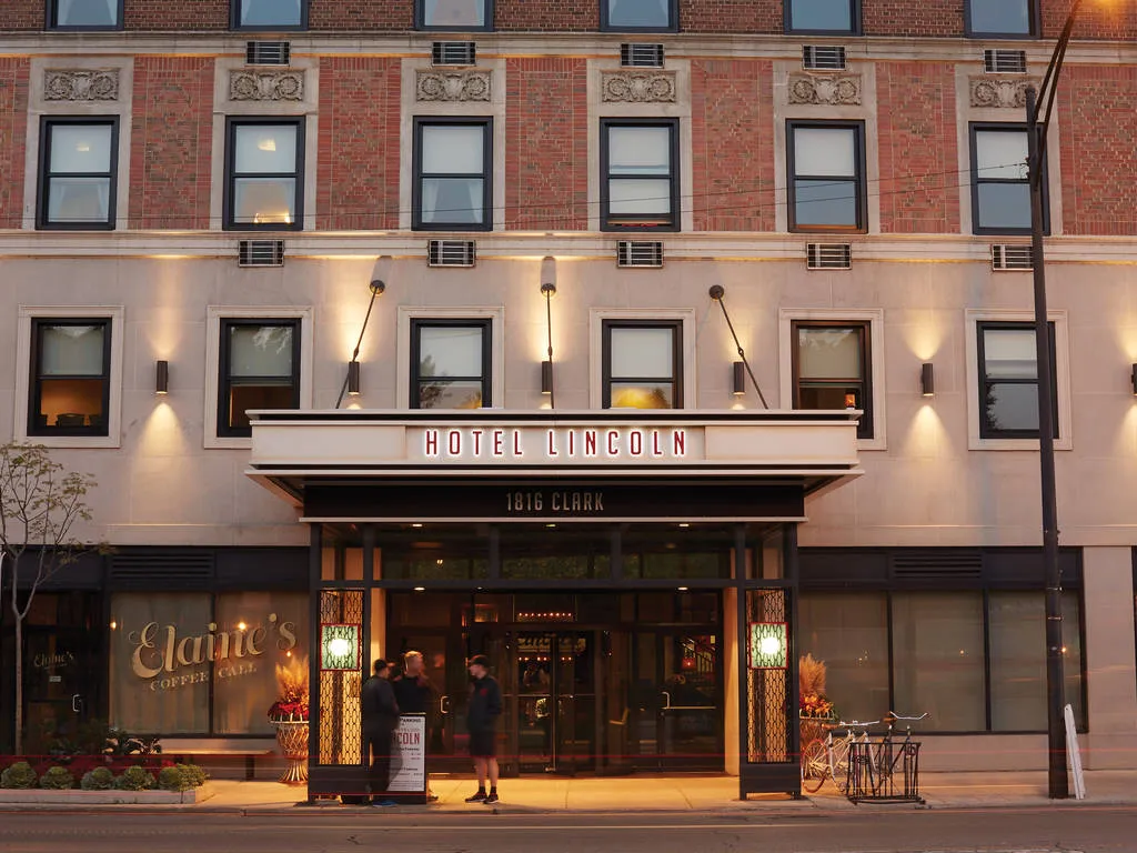 8636 chicago hotel restaurant