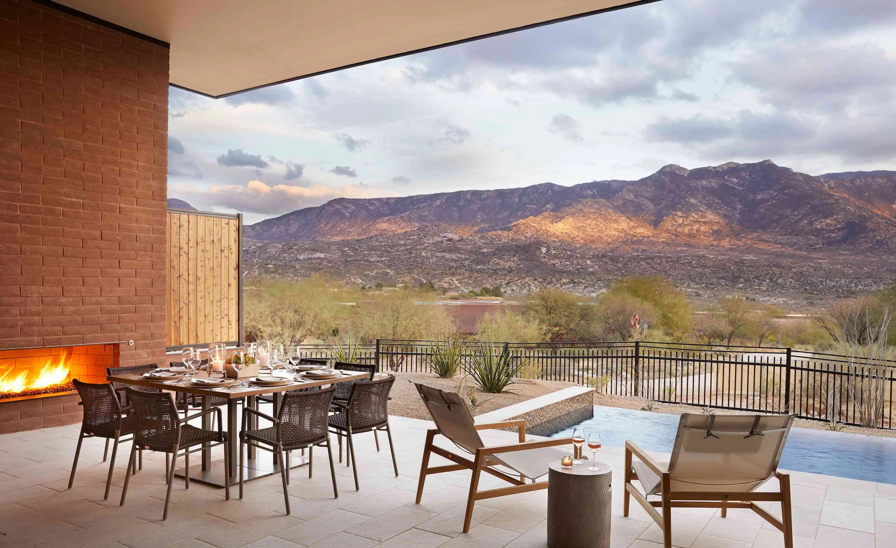 8638 tucson suite dining