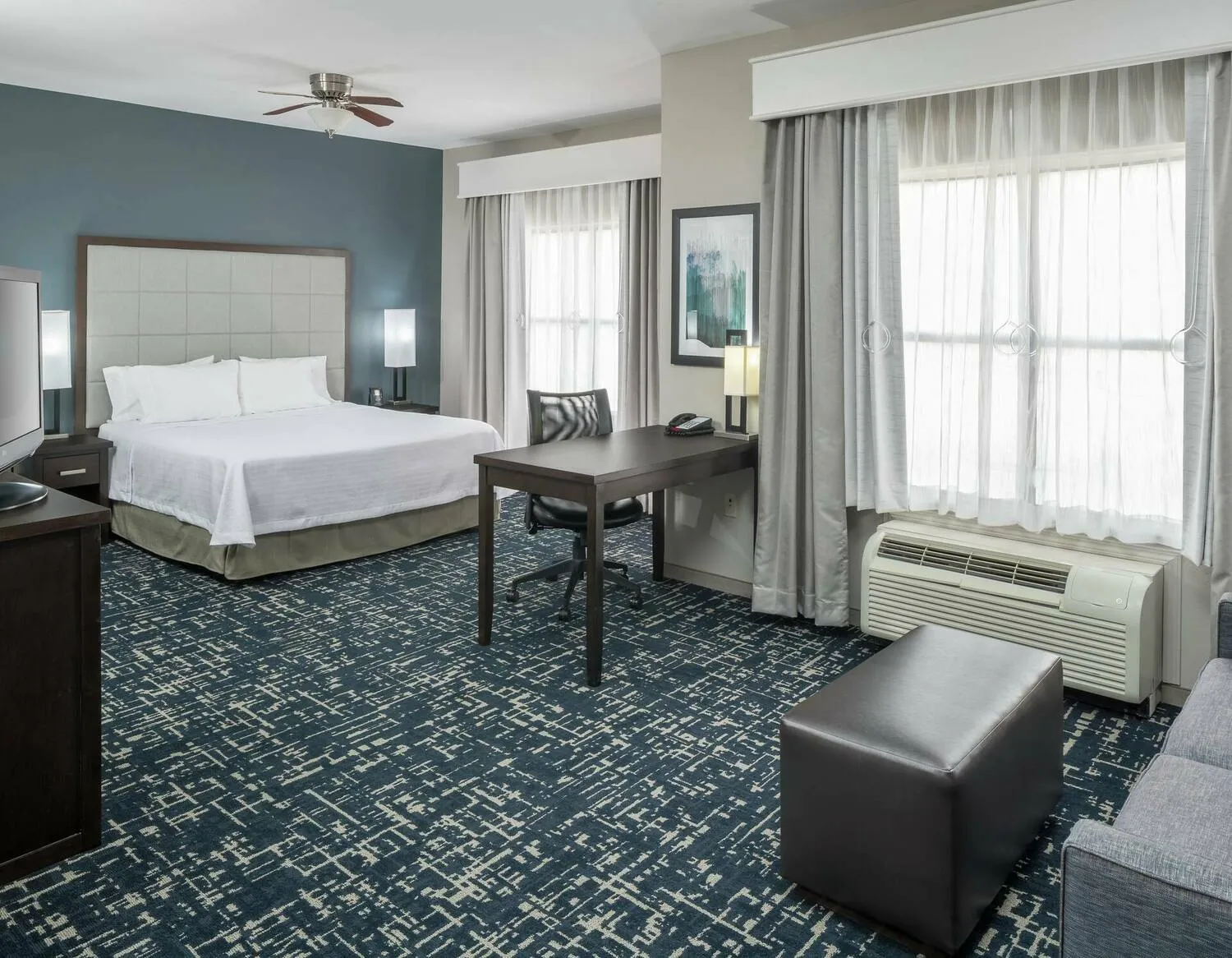 8639 cedar rapids honeymoon suite