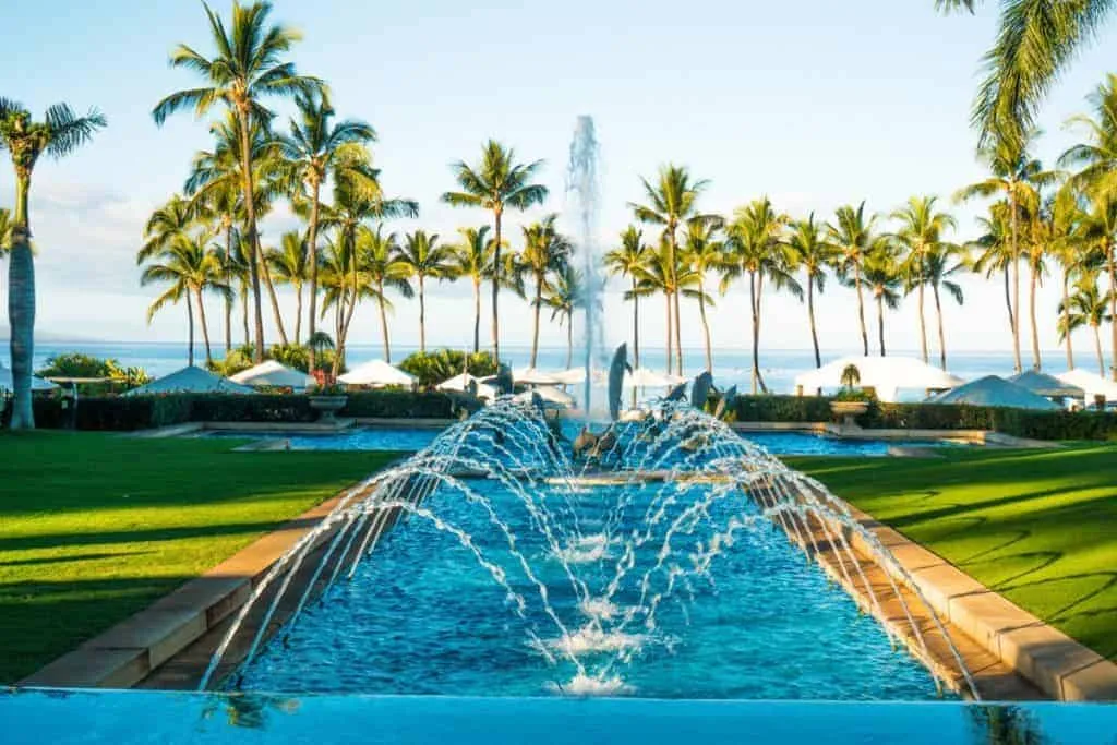 8652 waikiki beach