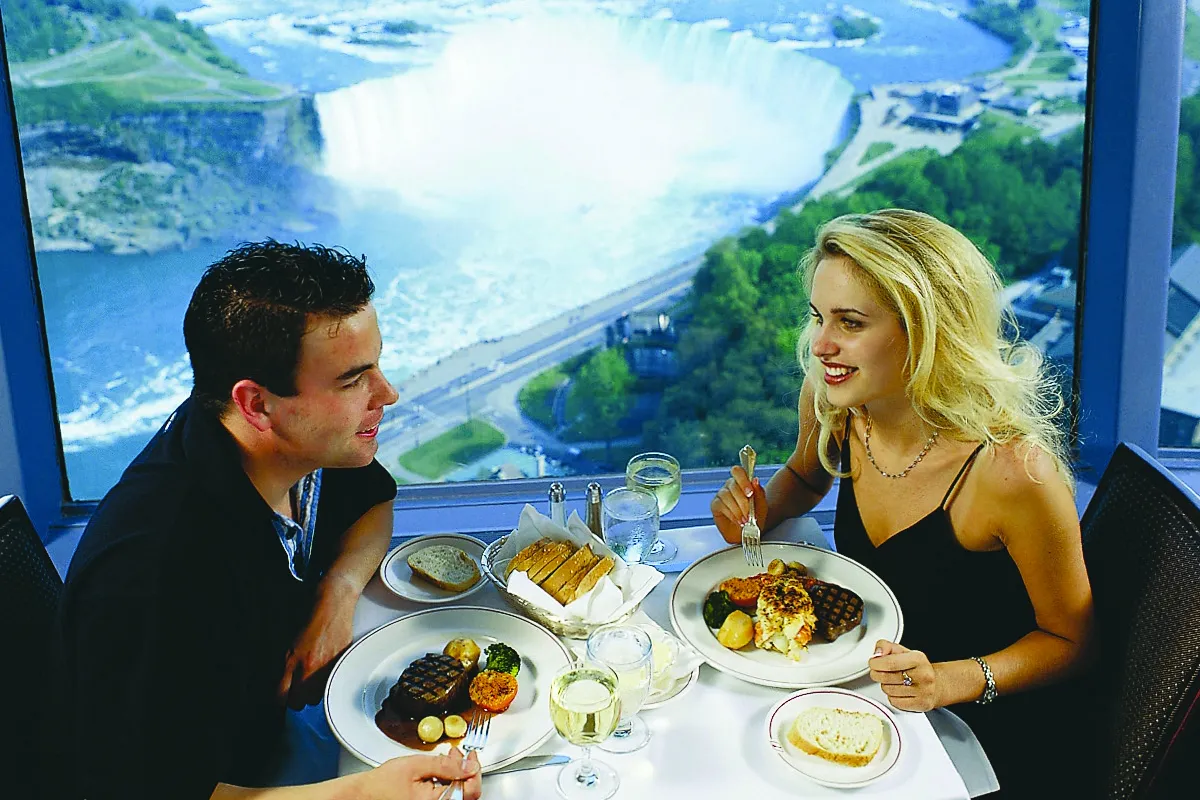 /img/8661-niagara-falls-honeymoon-dinner-cruise.webp