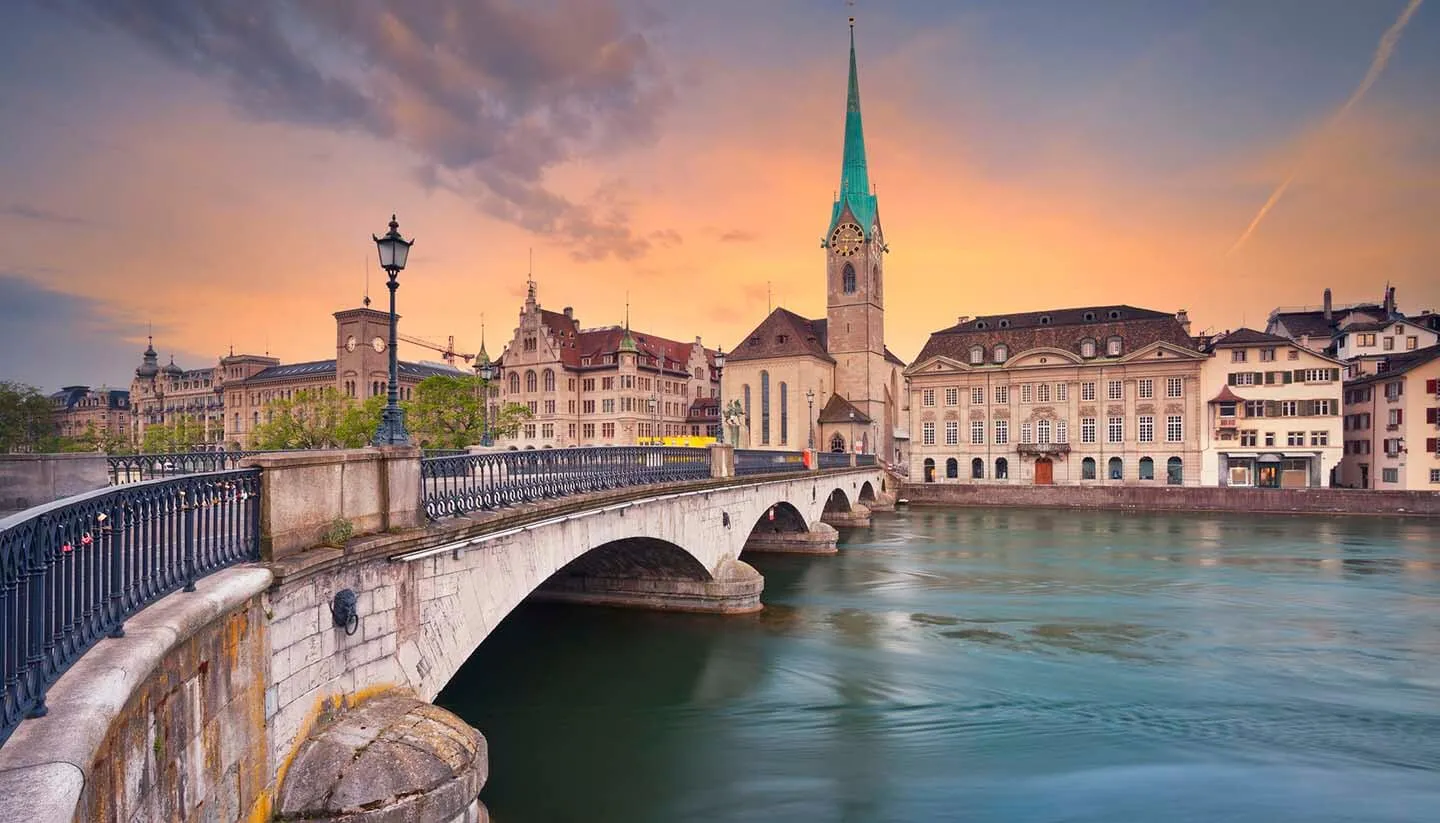 /img/8707-bern-honeymoon.webp