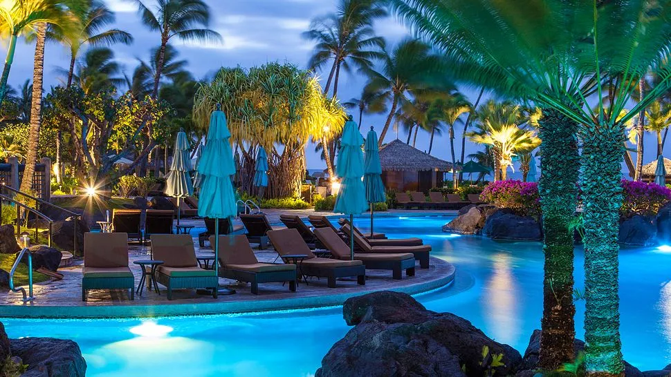 8710 hawaii honeymoon couple