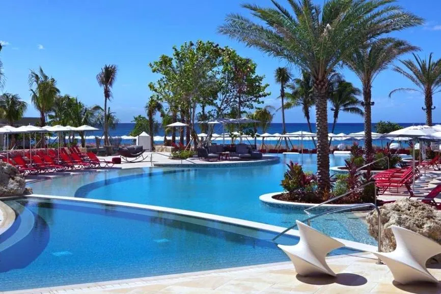 8715 couple honeymoon beach