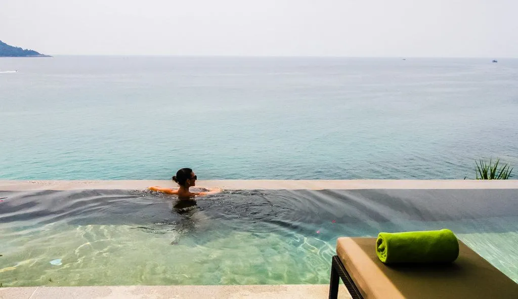 8716 rosewood phuket