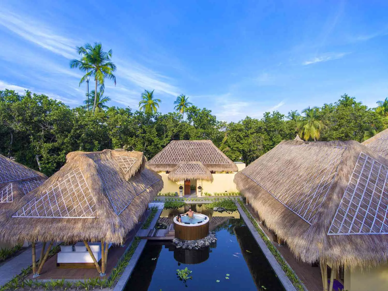 8723 resort dining experience