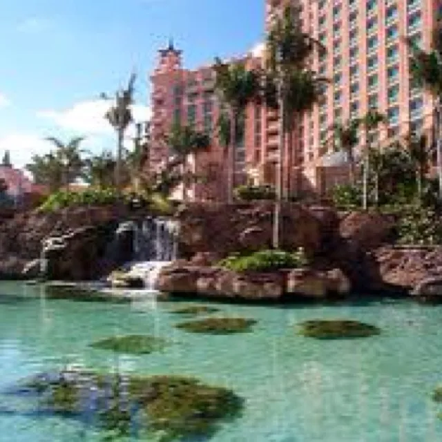 8739 atlantis underwater dining