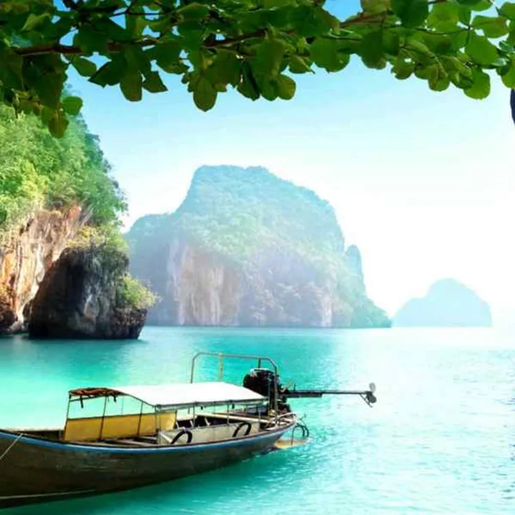 8775 luxury resort