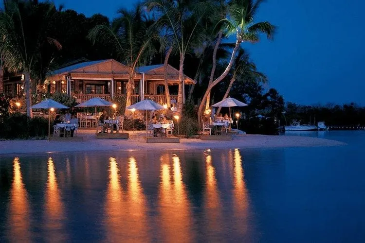 8779 private honeymoon resort couple dinner