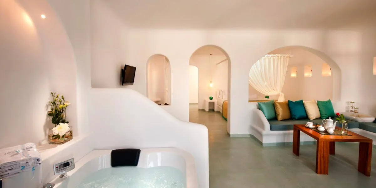 8786 imerovigli hotel room