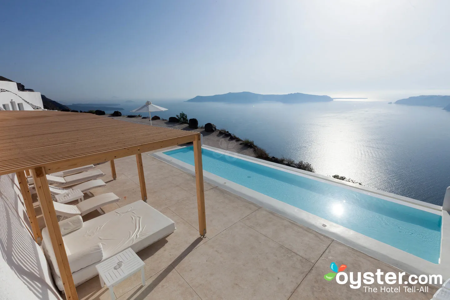 /img/8789-couple-beach-relaxation.webp