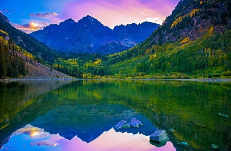 /img/8822-honeymoon-packing-essentials.webp