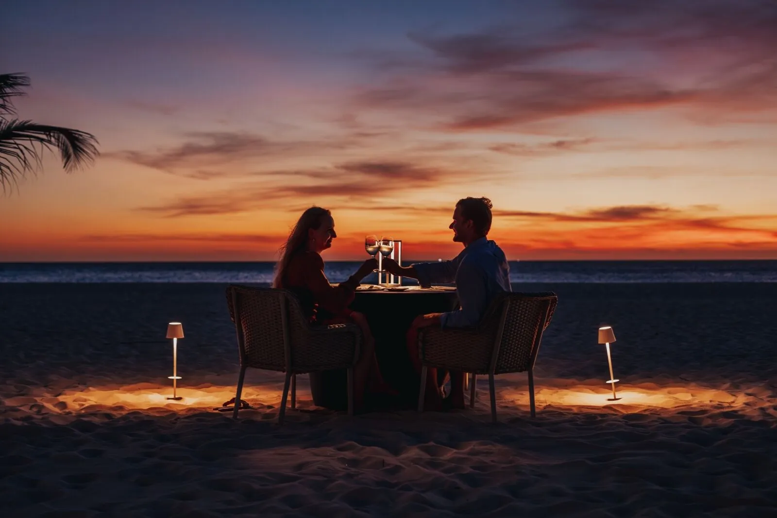 /img/8825-caribbean-dinner-romantic.webp
