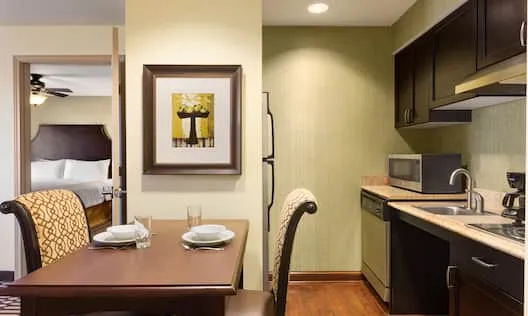 8844 blue moon inn suite