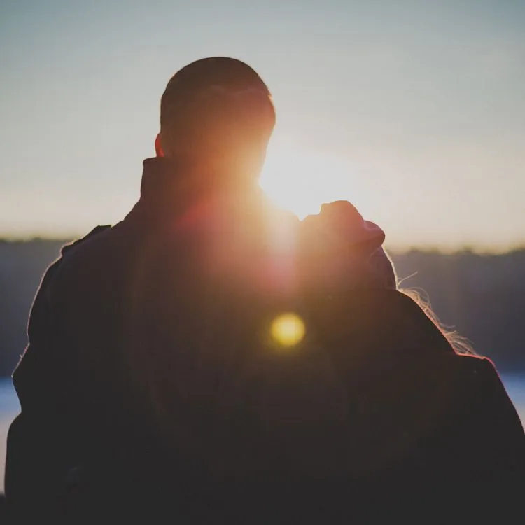 8873 communicating couple