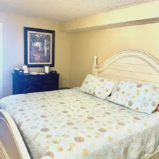 /img/8874-graceland-suite.webp