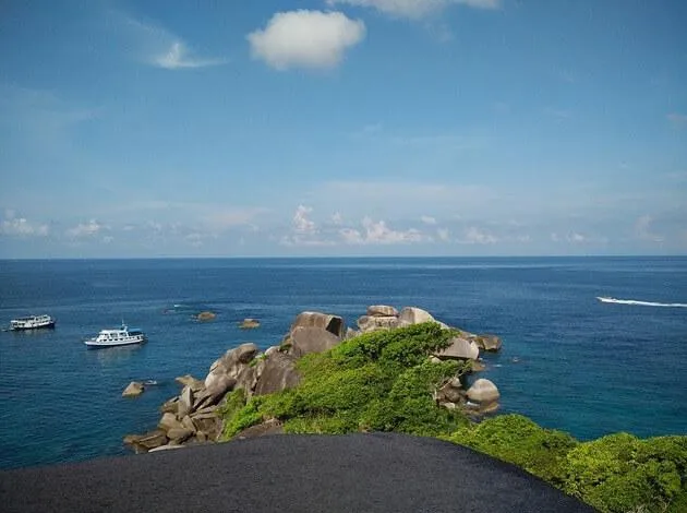 8876 phi phi islands