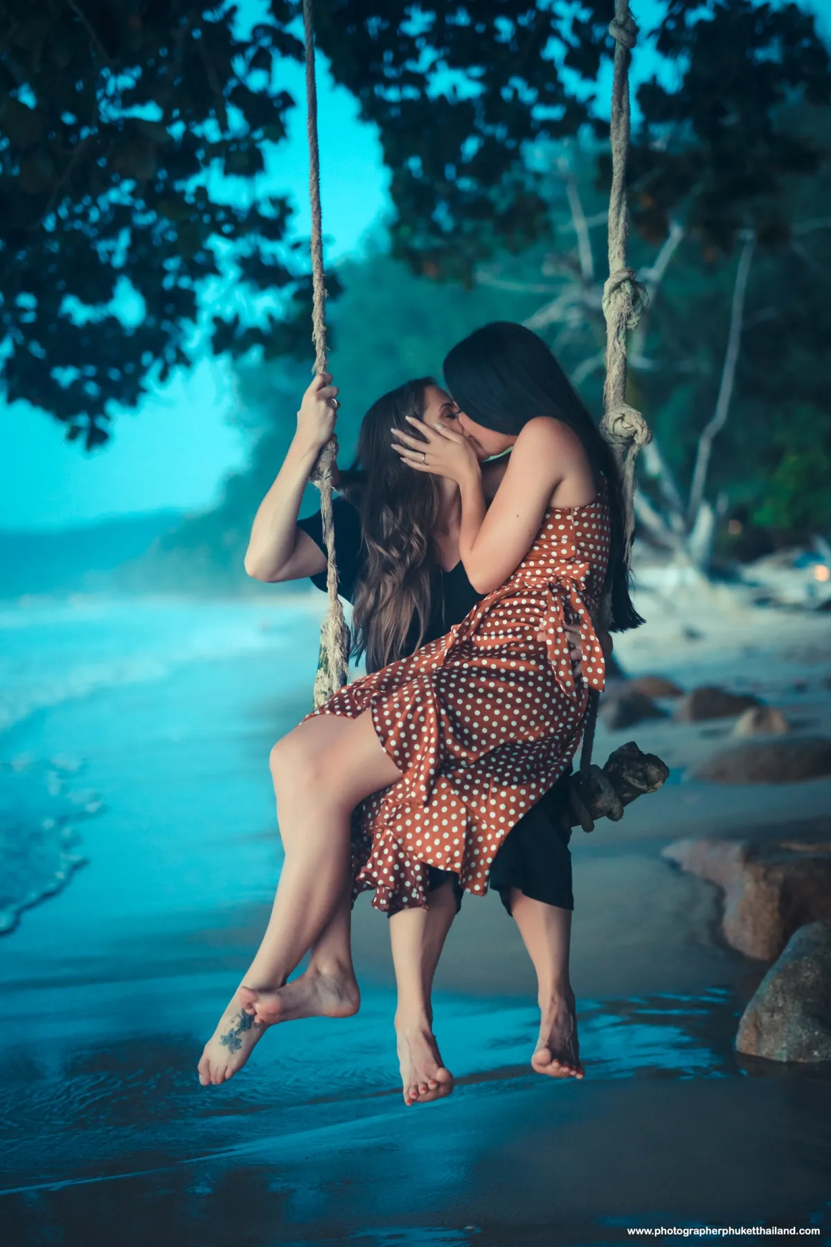 8902 honeymoon candid moments